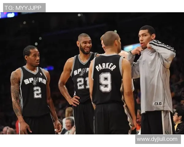 勇士与马刺西部决赛第五场激战回顾：历史对决与关键时刻解析